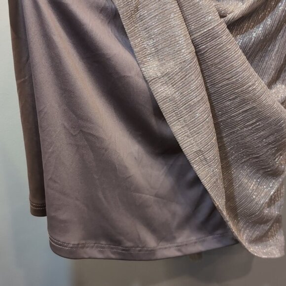 Laura Plus Shimmery Metallic Formal Dress Sleeveless Stretchy Champagne Wedding - Picture 6 of 11